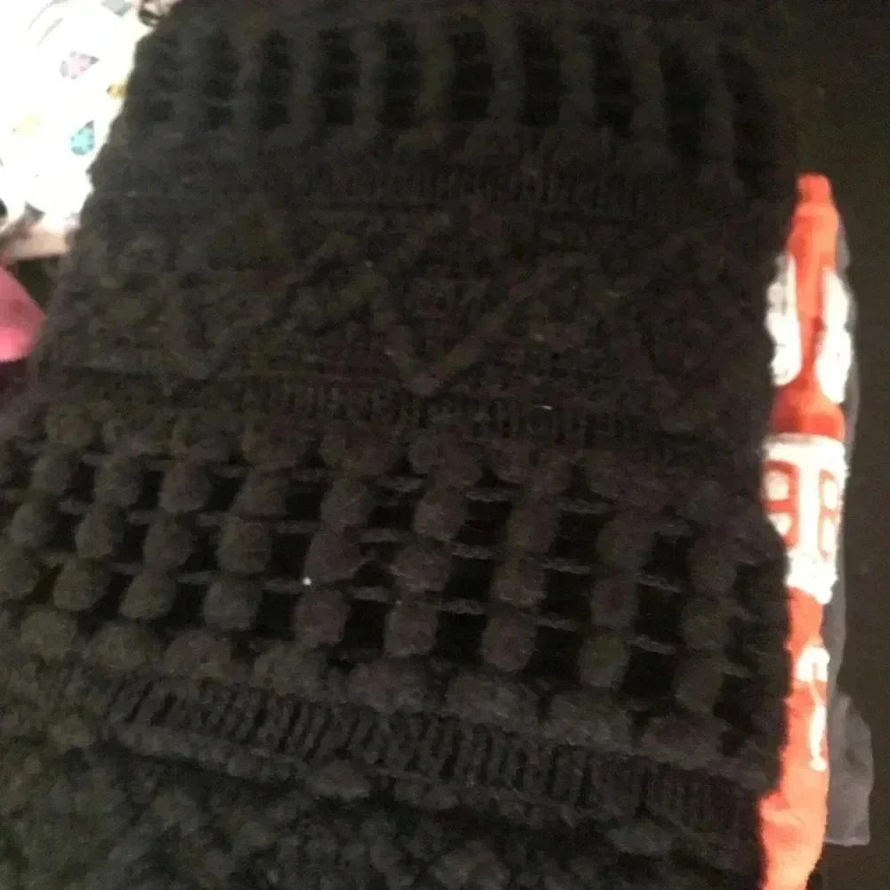 🧾 Black Infinity Scarf - Picture 4 of 6